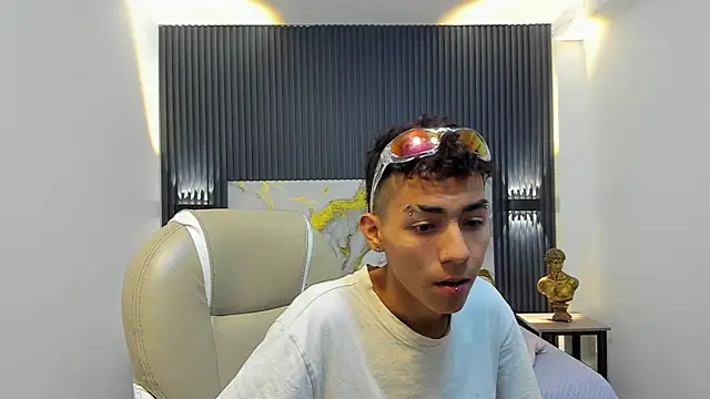 TaylerMiles online show from 01-14-26, 02:59