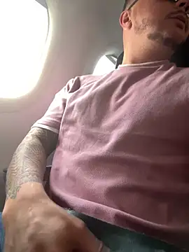 Diegohernan17 online show from 12-18-25, 09:51