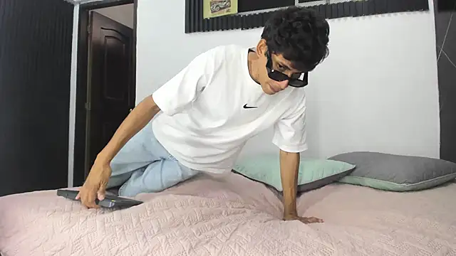 Emer santos online show from 04-11-26, 04:54