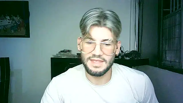 Snapshot of thedragonboyxxx chatting on 03-20-26, 02:23 thedragonboyxxx online show from 03-20-26, 02:23