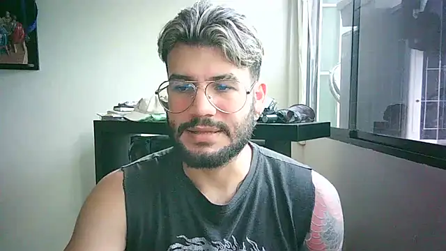 Snapshot of thedragonboyxxx chatting on 04-07-26, 07:15 thedragonboyxxx online show from 04-07-26, 07:15