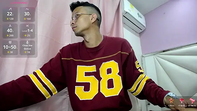 Snapshot of Ares_funn chatting on 12-19-25, 12:07 Ares funn online show from 12-19-25, 12:07