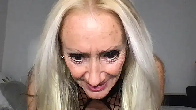 siennadiamond online show from 05-12-26, 08:37