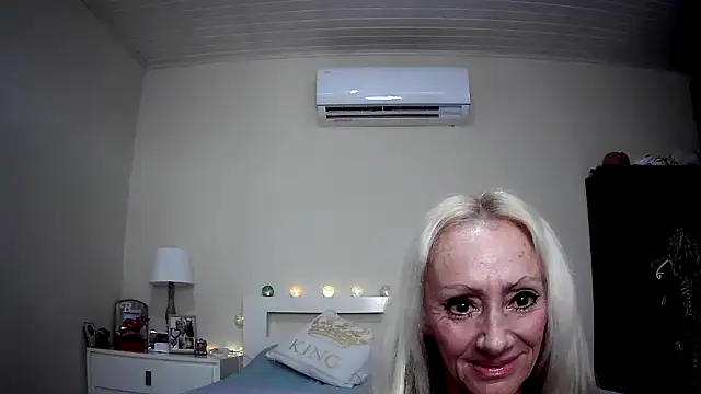 siennadiamond online show from 05-28-26, 03:18
