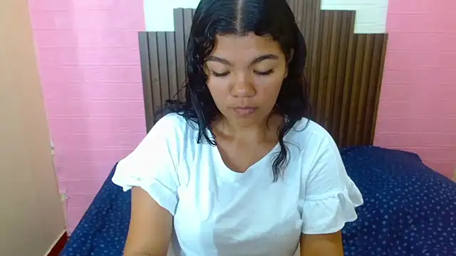 Snapshot of Heidy_Colins chatting on 01-17-26, 02:59 Heidy Colins online show from 01-17-26, 02:59