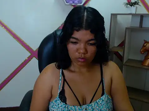 Snapshot of Heidy_Colins chatting on 02-03-26, 04:10 Heidy Colins online show from 02-03-26, 04:10