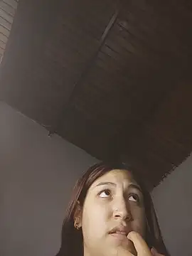 Snapshot of Aranzatits chatting on 02-18-26, 04:21 Aranzatits online show from 02-18-26, 04:21