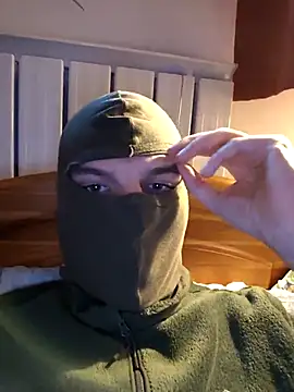 BottomB95xh online show from 12-16-25, 02:21