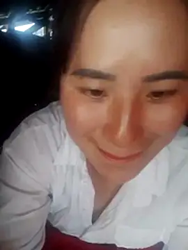 Snapshot of Belinda-686 chatting on 12-23-25, 02:44 Belinda-686 online show from 12-23-25, 02:44