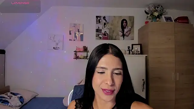 Snapshot of VEROSlen- chatting on 06-15-26, 03:18 VEROSlen- online show from 06-15-26, 03:18
