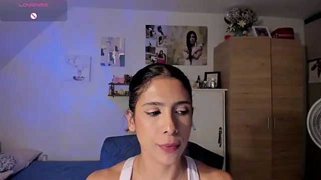 Snapshot of VEROSlen- chatting on 06-20-26, 03:55 VEROSlen- online show from 06-20-26, 03:55