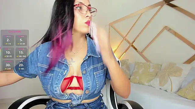 Snapshot of isa_valverde chatting on 12-19-25, 02:26 isa valverde online show from 12-19-25, 02:26