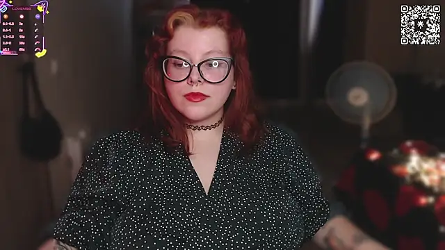 Snapshot of MONAOFFI chatting on 12-22-25, 10:59 MONAOFFI online show from 12-22-25, 10:59