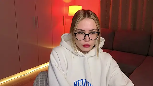 Snapshot of Aurelia_Voss chatting on 02-19-26, 05:59 Aurelia Voss online show from 02-19-26, 05:59