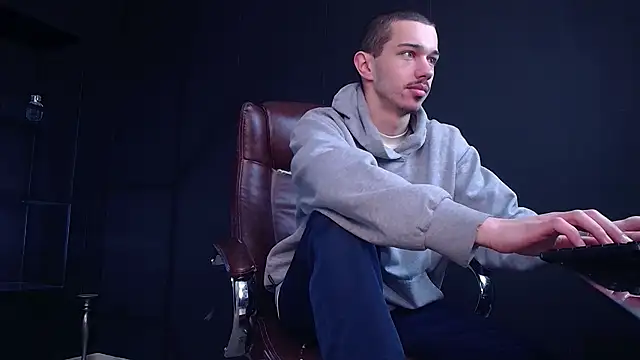 KaydenDrew online show from 12-17-25, 05:23