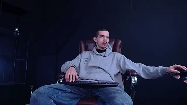 KaydenDrew online show from 12-18-25, 05:23