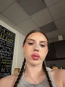 Snapshot of EfiMeyer chatting on 01-10-26, 04:19 EfiMeyer online show from 01-10-26, 04:19