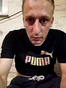 Snapshot of AnDyWaesche90 chatting on 04-15-26, 03:23 AnDyWaesche90 online show from 04-15-26, 03:23