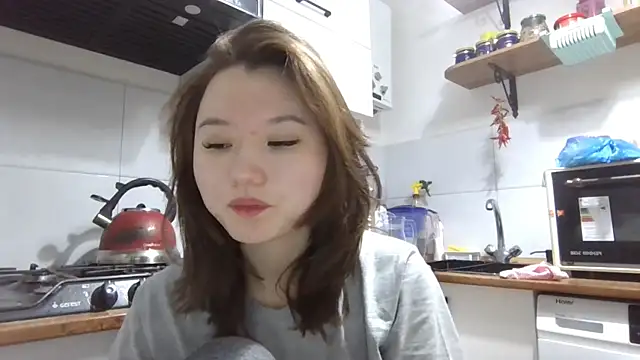 Snapshot of VelmaMaasch chatting on 12-17-25, 02:55 VelmaMaasch online show from 12-17-25, 02:55