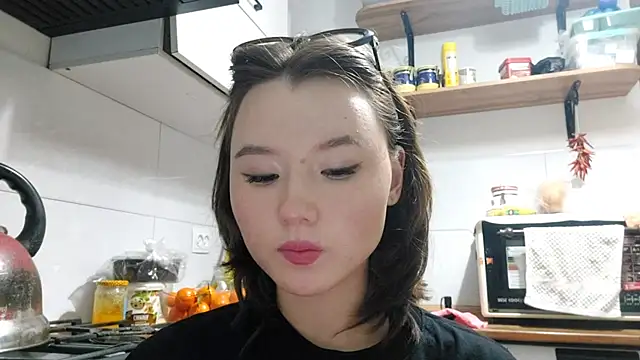 Snapshot of VelmaMaasch chatting on 02-10-26, 01:43 VelmaMaasch online show from 02-10-26, 01:43