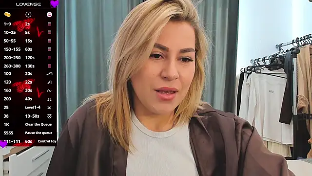 Snapshot of Roxi_Joy chatting on 02-18-26, 10:55 Roxi Joy online show from 02-18-26, 10:55