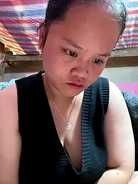 Thanhhuyen001 online show from 12-22-25, 04:45