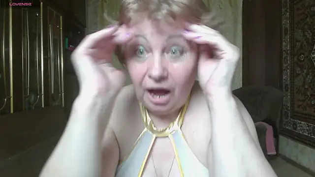 Snapshot of Casey_peach chatting on 07-12-26, 06:31 Casey peach online show from 07-12-26, 06:31