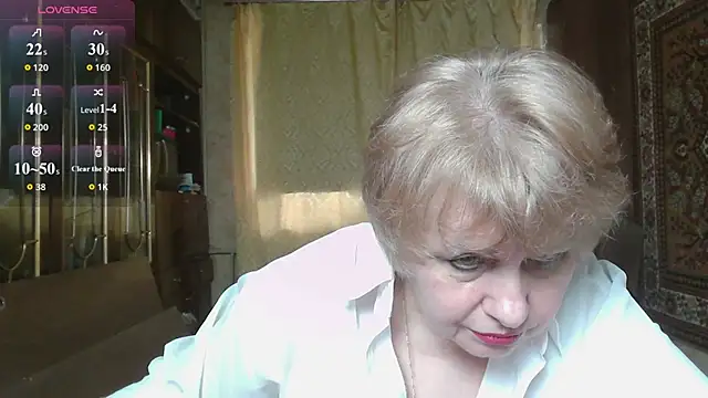 Snapshot of Casey_peach chatting on 06-21-26, 06:52 Casey peach online show from 06-21-26, 06:52