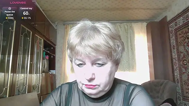 Snapshot of Casey_peach chatting on 04-06-26, 06:25 Casey peach online show from 04-06-26, 06:25