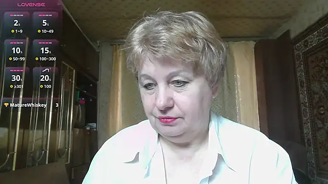 Snapshot of Casey_peach chatting on 04-08-26, 06:15 Casey peach online show from 04-08-26, 06:15