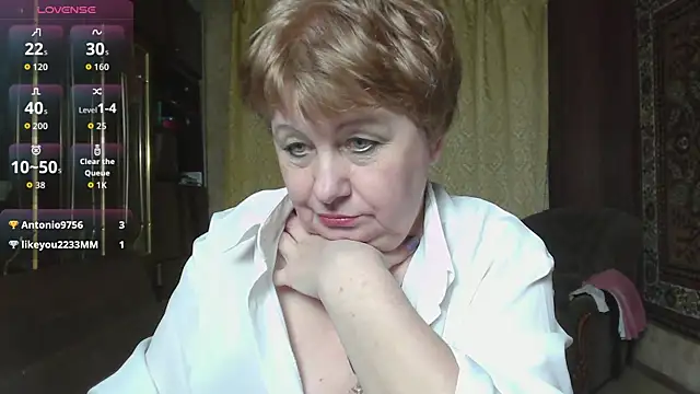 Snapshot of Casey_peach chatting on 04-10-26, 06:15 Casey peach online show from 04-10-26, 06:15