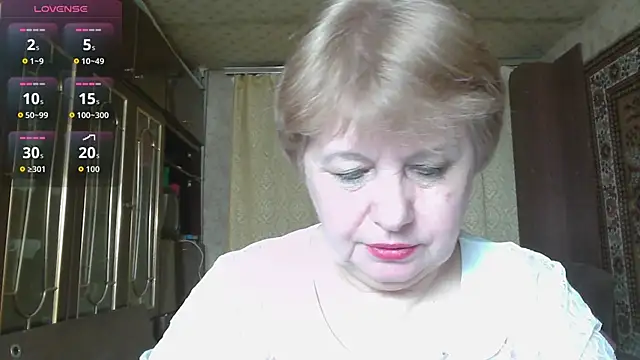 Snapshot of Casey_peach chatting on 03-08-26, 04:43 Casey peach online show from 03-08-26, 04:43