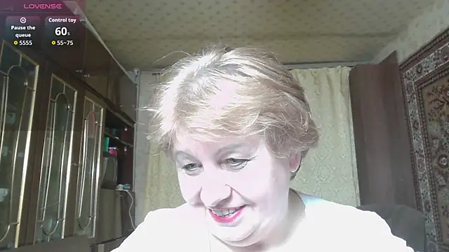 Snapshot of Casey_peach chatting on 03-26-26, 03:32 Casey peach online show from 03-26-26, 03:32