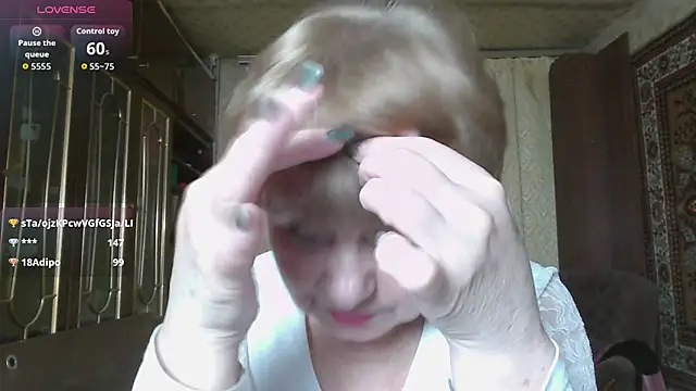 Snapshot of Casey_peach chatting on 03-13-26, 05:18 Casey peach online show from 03-13-26, 05:18