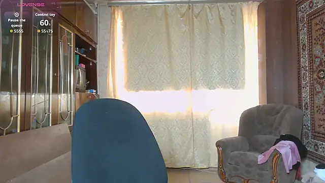 Snapshot of Casey_peach chatting on 03-21-26, 11:14 Casey peach online show from 03-21-26, 11:14