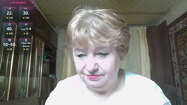 Snapshot of Casey_peach chatting on 03-28-26, 04:02 Casey peach online show from 03-28-26, 04:02