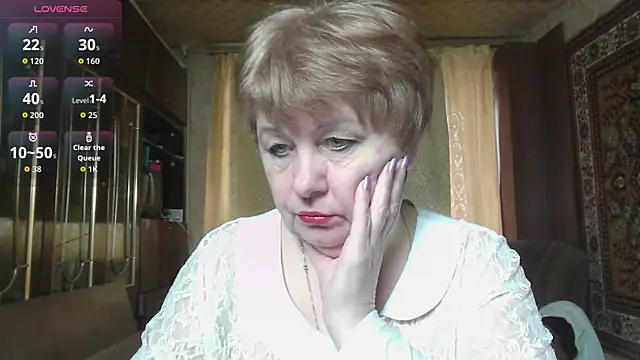 Snapshot of Casey_peach chatting on 04-15-26, 05:13 Casey peach online show from 04-15-26, 05:13