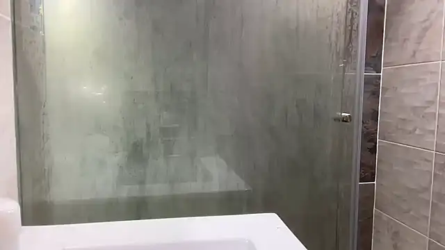 HotWhisper22 online show from 04-09-26, 08:48