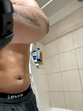 Snapshot of HotWhisper22 chatting on 12-17-25, 02:05 HotWhisper22 online show from 12-17-25, 02:05