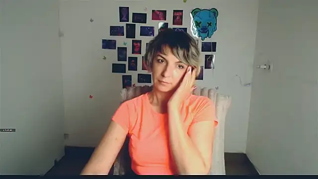 Snapshot of Lana_Foxyy chatting on 05-20-26, 12:35 Lana Foxyy online show from 05-20-26, 12:35