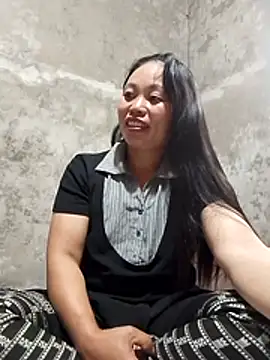 Snapshot of Maikha08 chatting on 07-16-26, 03:47 Maikha08 online show from 07-16-26, 03:47