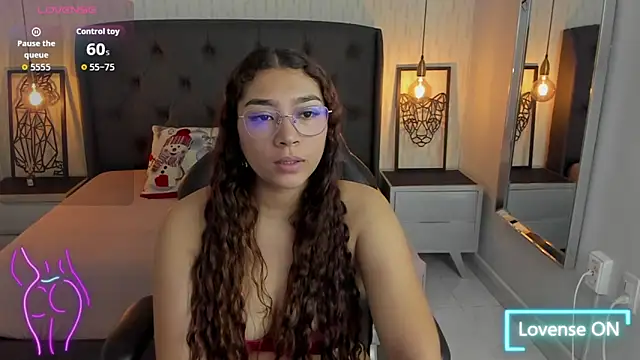 Snapshot of angelinemore chatting on 01-05-26, 07:28 angelinemore online show from 01-05-26, 07:28