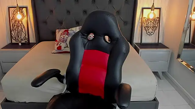 Snapshot of angelinemore chatting on 12-17-25, 08:03 angelinemore online show from 12-17-25, 08:03