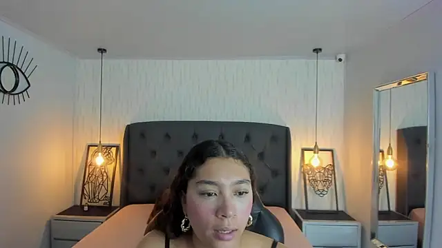 Snapshot of angelinemore chatting on 03-25-26, 07:46 angelinemore online show from 03-25-26, 07:46