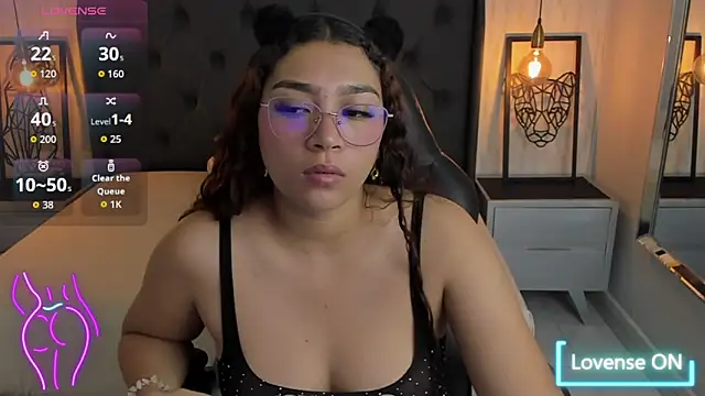 Snapshot of angelinemore chatting on 01-09-26, 07:21 angelinemore online show from 01-09-26, 07:21