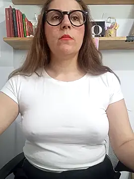 SofiEsteves online show from 04-09-26, 12:33