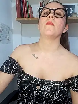 SofiEsteves online show from 05-26-26, 03:54