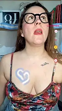 Snapshot of SofiEsteves chatting on 07-18-26, 04:48 SofiEsteves online show from 07-18-26, 04:48
