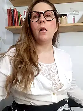 SofiEsteves online show from 05-13-26, 01:40