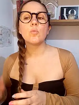 SofiEsteves online show from 06-02-26, 01:11
